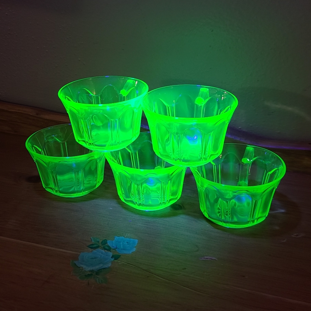 Uranium Tea Cups - Set of 5